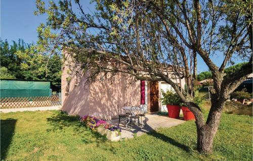 Three-bedroom Holiday Home In Carpentras