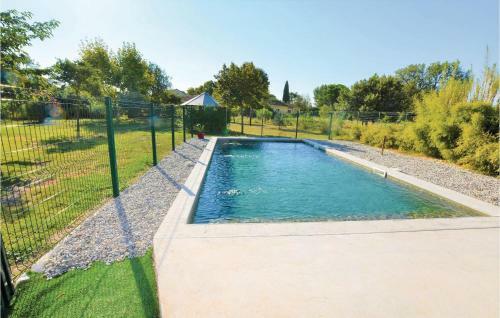 Three-bedroom Holiday Home In Carpentras
