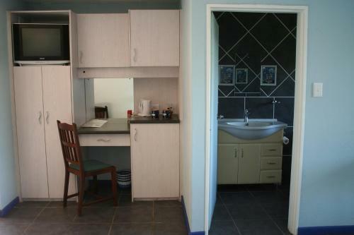 Hostal Columbus Guest House