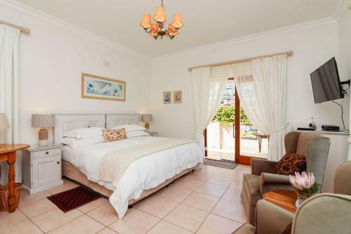 Hostal A Tuscan Villa Guest House
