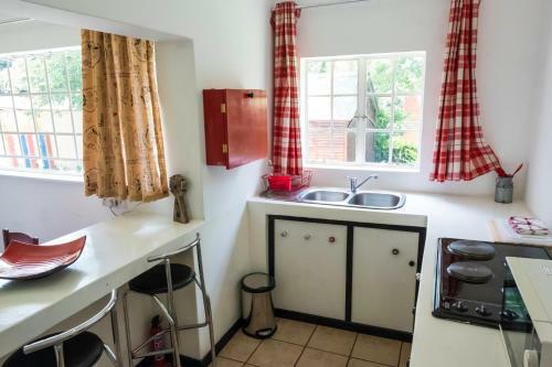 Hostal Peace Corner Cottages