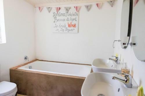 Hostal Peace Corner Cottages