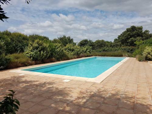 Charming Villa In Escales With Jacuzzi