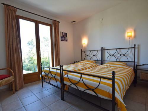 Spacious Holiday Home In Escales With Private Swimming Pool