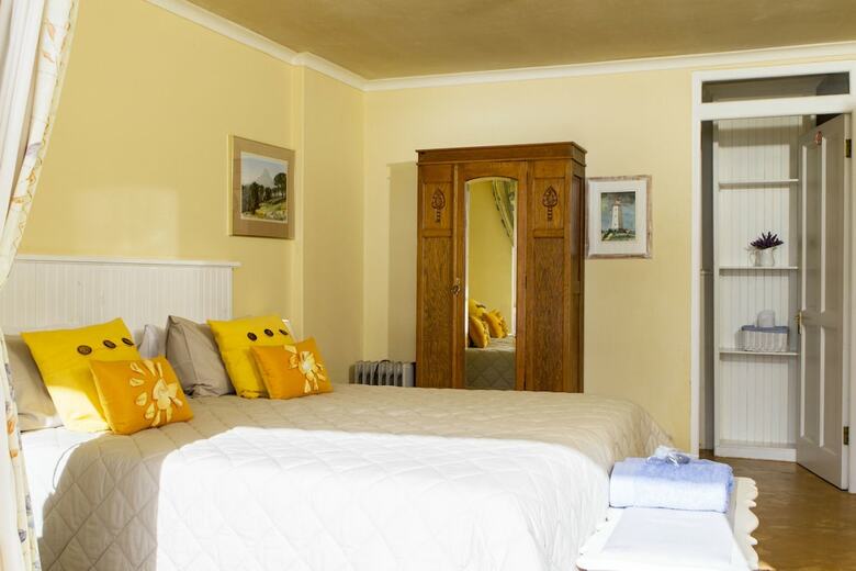 Hostal Albatross Guest House