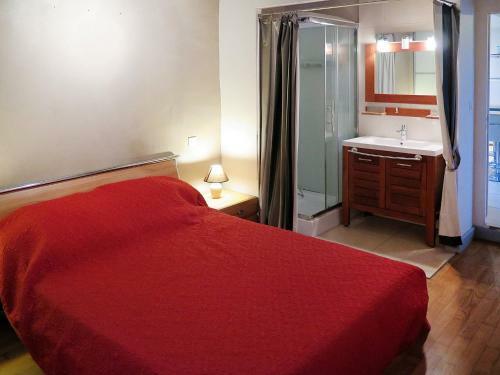 Holiday Home Les Mazaux (lcx200)