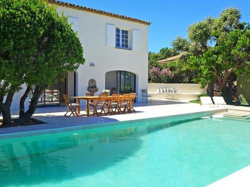 Holiday Home Les Arbousiers