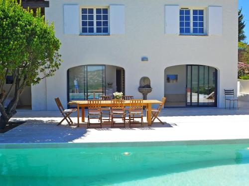 Holiday Home Les Arbousiers