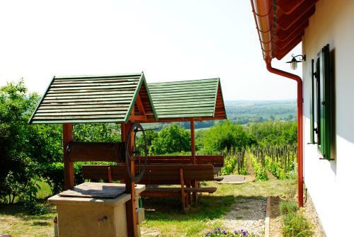 �reghegyi Apartman