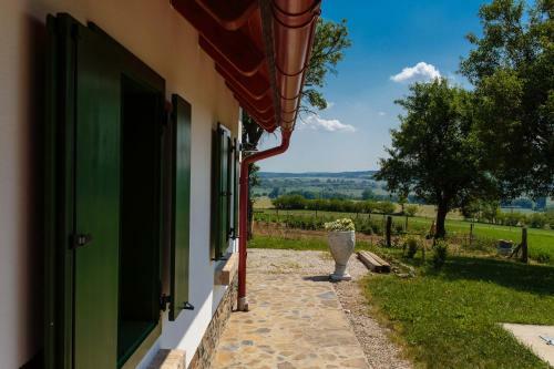 �reghegyi Apartman