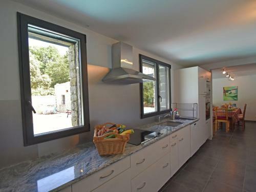 Luxurious Villa In Malaucene With Private Swimming Pool