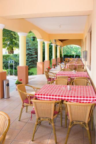 Denis Hotel �s �tterem