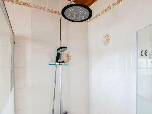 Holiday Home Ty Awen (ptp100)