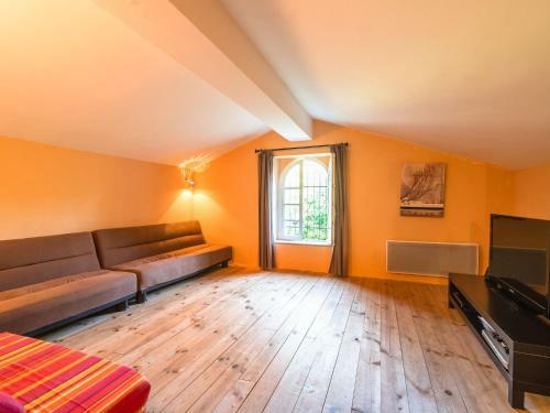 Cozy Holiday Home In Saint-denis With Swimming Pool