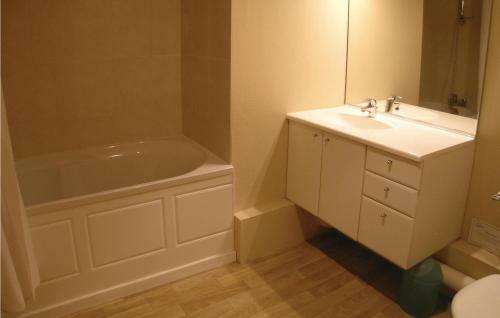 Thirteen-bedroom Holiday Home In St. Medard de Mussidan
