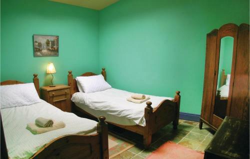 Thirteen-bedroom Holiday Home In St. Medard de Mussidan