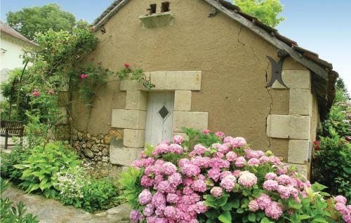 Thirteen-bedroom Holiday Home In St. Medard de Mussidan