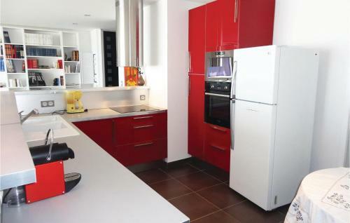 Two-bedroom Apartment In Sauvian
