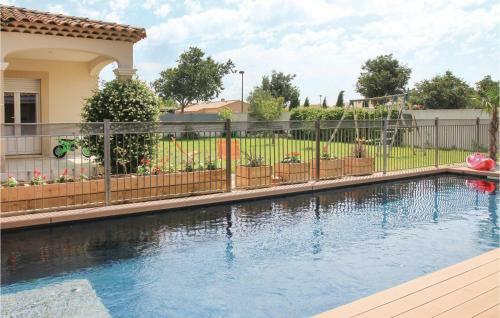 Five-bedroom Holiday Home In Sorgues