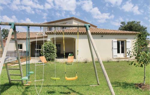 Five-bedroom Holiday Home In Sorgues