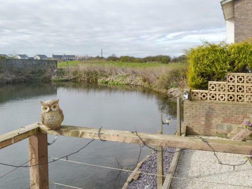 Water's Edge Holiday Home