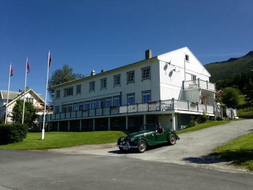 Hotel Eidsv�g Fjordhotell