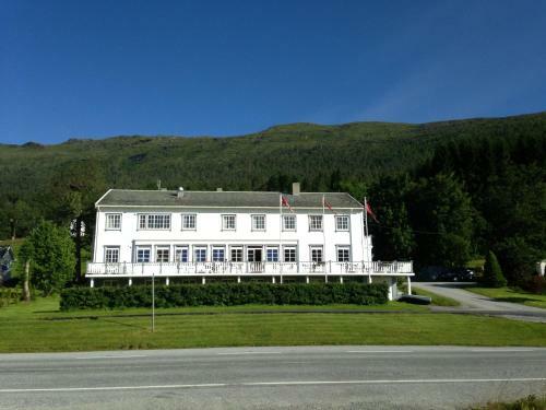 Hotel Eidsv�g Fjordhotell