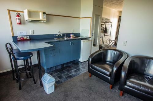 Nugget View Kaka Point Motels