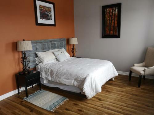 Apartamento Canalside Restaurant, Inn & Kitchen Store