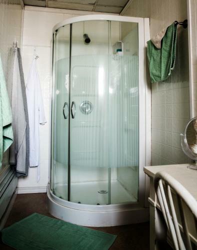 Apartamento Canalside Restaurant, Inn & Kitchen Store