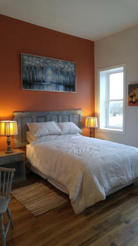 Apartamento Canalside Restaurant, Inn & Kitchen Store