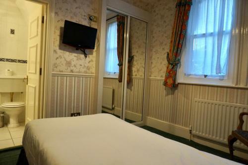 Albany Hotel