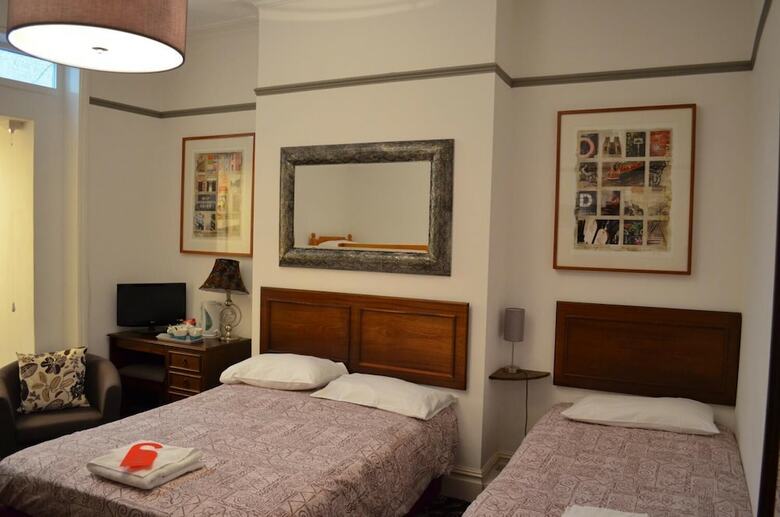 Hostal Glanville Guest House