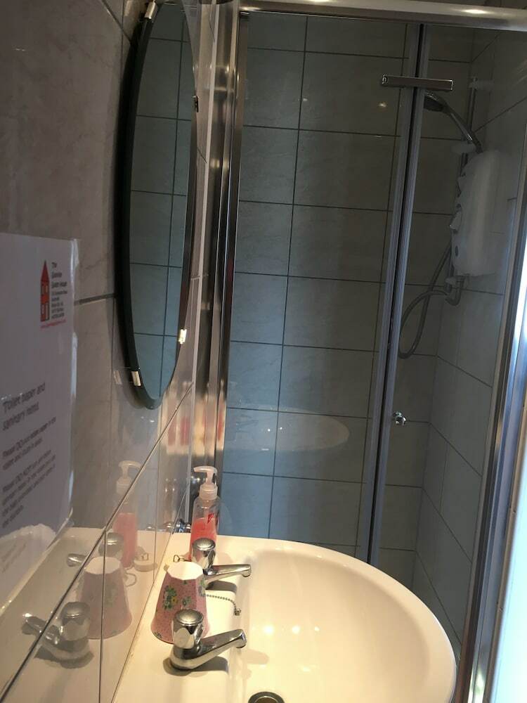 Hostal Glanville Guest House