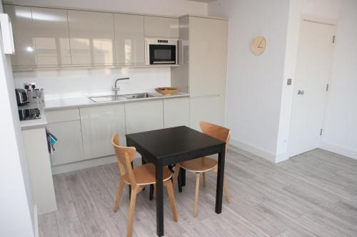 Modern 1 Bedroom Apartment In The City Centre