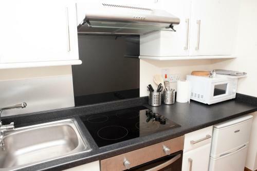 1 Bedroom Apartment By Gloucester Road