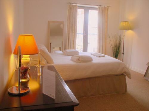 Pembroke Court Apartment