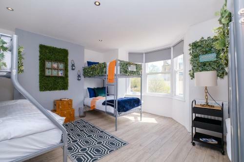 Apartamentos Large Property With Roof Terrace