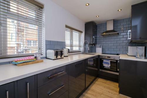 Apartamentos Large Property With Roof Terrace
