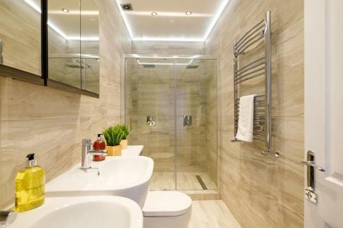 Apartamentos Large Property With Roof Terrace