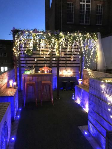 Apartamentos Large Property With Roof Terrace
