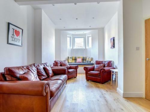 Holiday Home Ty Pontcanna