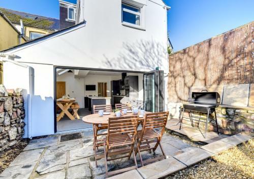 Glan Yr Afon Cardiff Townhouse