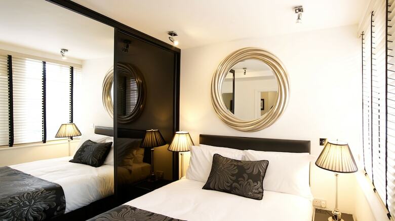 Apartamentos Strozzi Palace Suites By Mansley