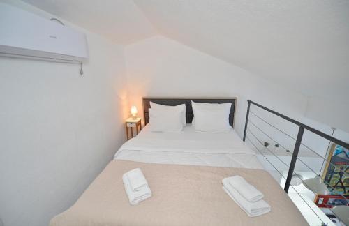 Apartments House 44