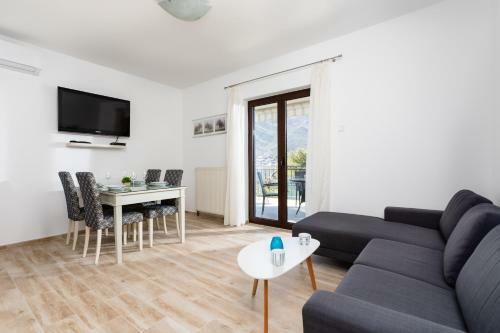 Apartments Miramar