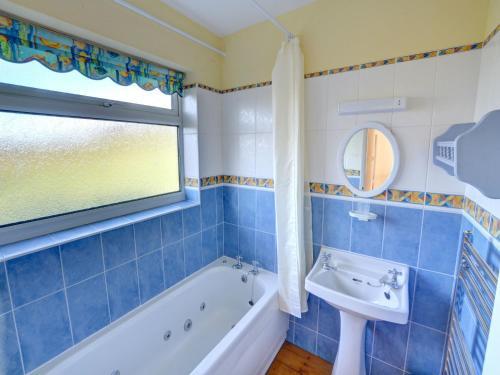 Rustic Holiday Home In Denbigh With Garden