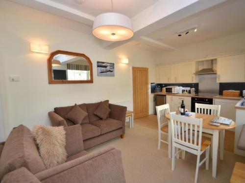 Modern Apartment In Dartmouth Devon Near Sea