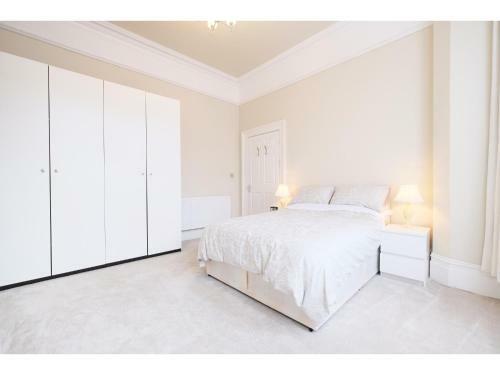 Apartamento Amazing 3-bedroom Garden Flat For 6 In Ealing