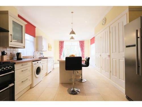 Apartamento Amazing 3-bedroom Garden Flat For 6 In Ealing